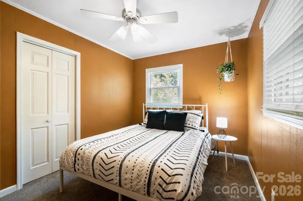 5545 Pine Ridge Drive Connelly Springs, NC 28612