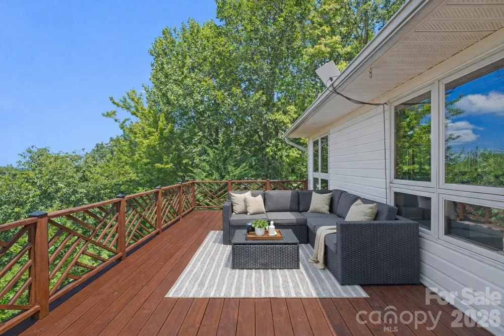 5545 Pine Ridge Drive Connelly Springs, NC 28612