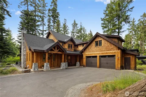 51 Columbine Court