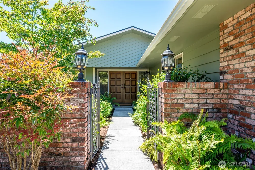 18 Island View Lane Cathlamet, WA 98612