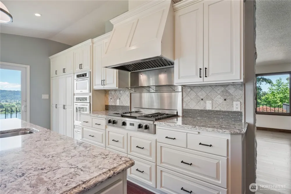 18 Island View Lane Cathlamet, WA 98612