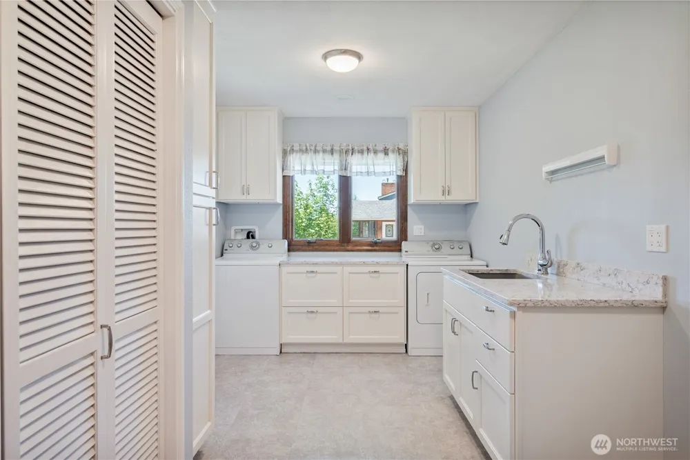 18 Island View Lane Cathlamet, WA 98612