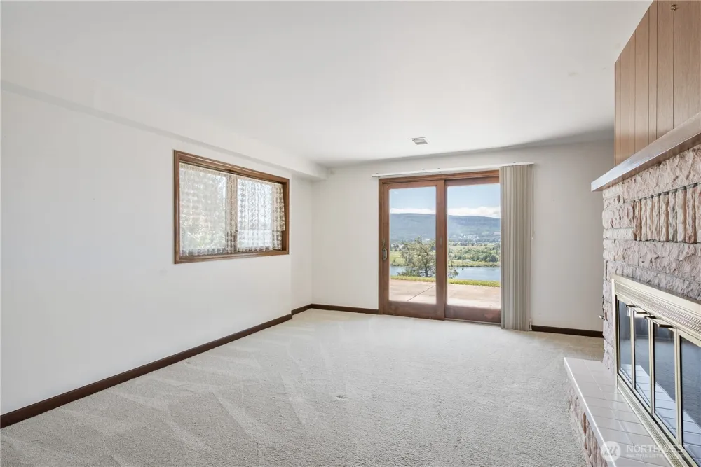 18 Island View Lane Cathlamet, WA 98612