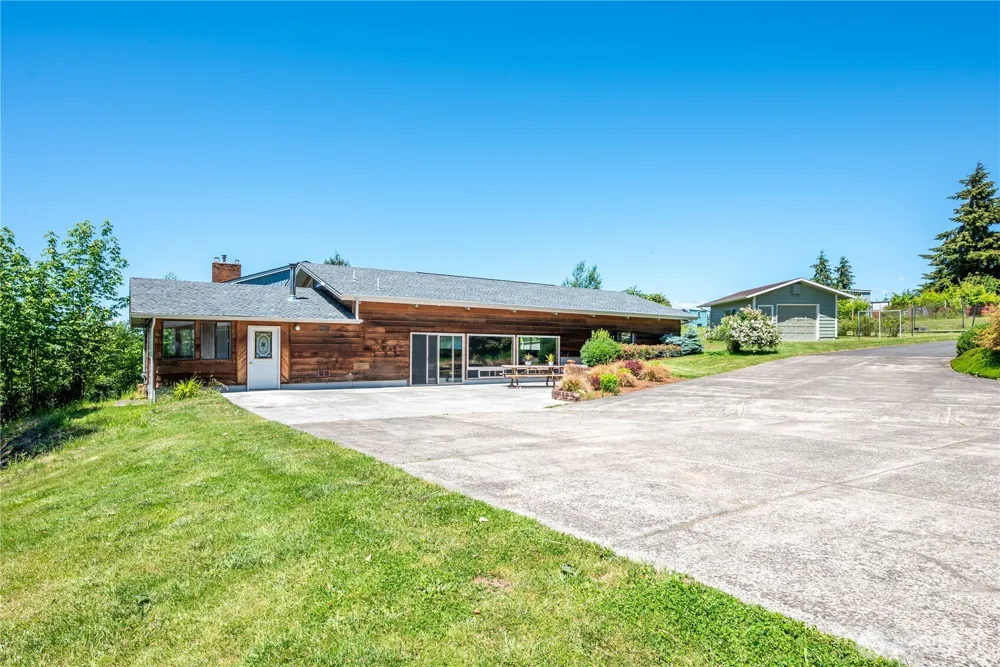 18 Island View Lane Cathlamet, WA 98612