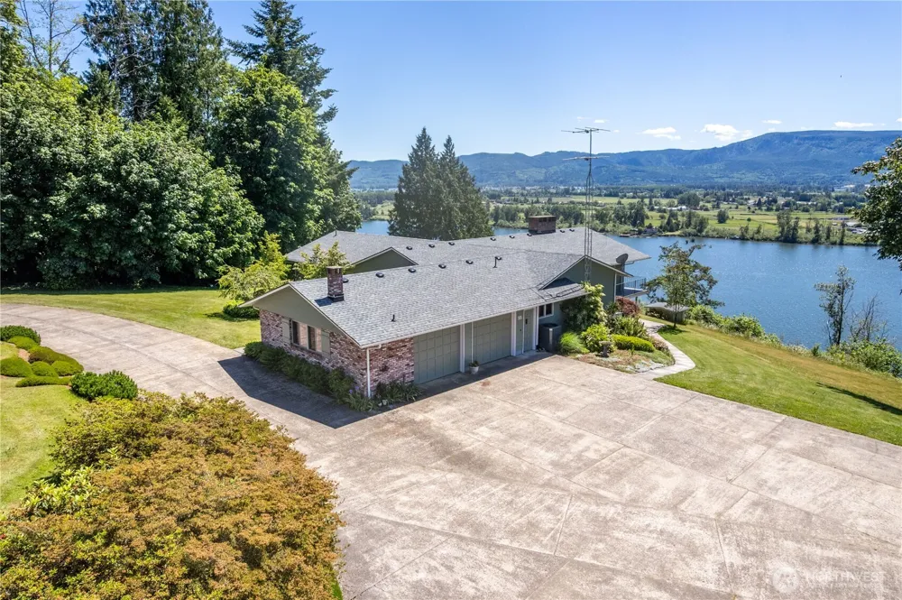 18 Island View Lane Cathlamet, WA 98612