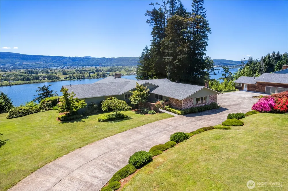 18 Island View Lane Cathlamet, WA 98612