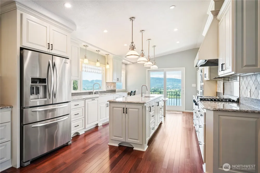 18 Island View Lane Cathlamet, WA 98612