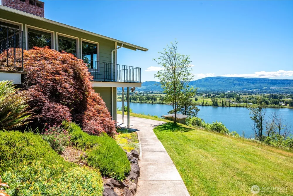 18 Island View Lane Cathlamet, WA 98612