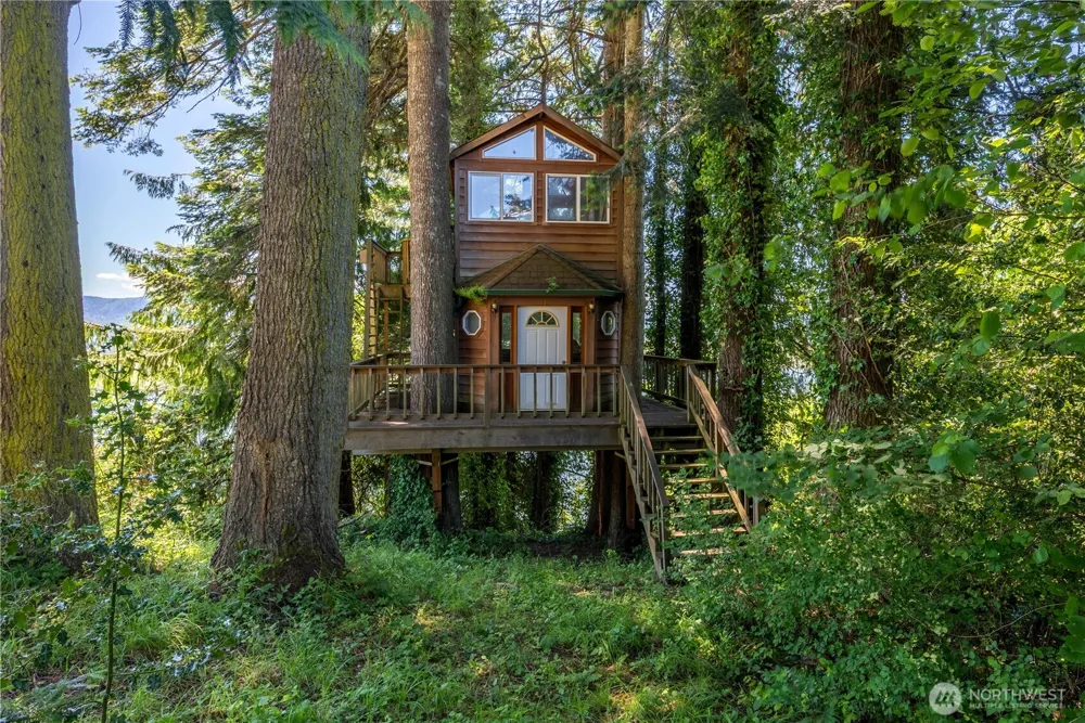 18 Island View Lane Cathlamet, WA 98612