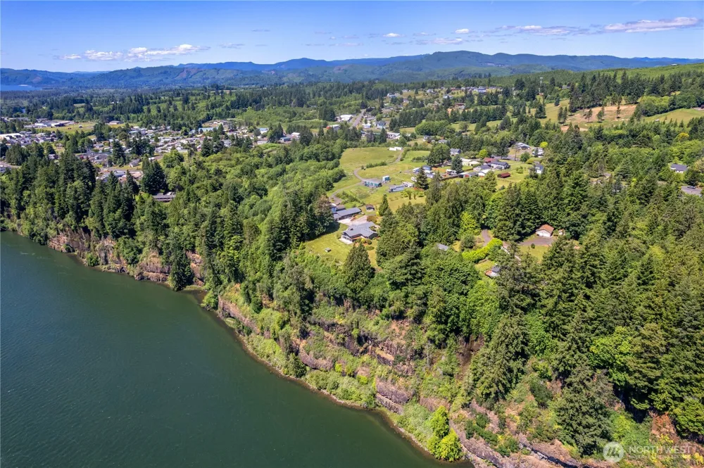 18 Island View Lane Cathlamet, WA 98612