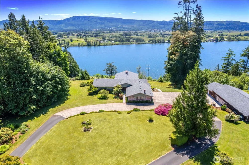 18 Island View Lane Cathlamet, WA 98612