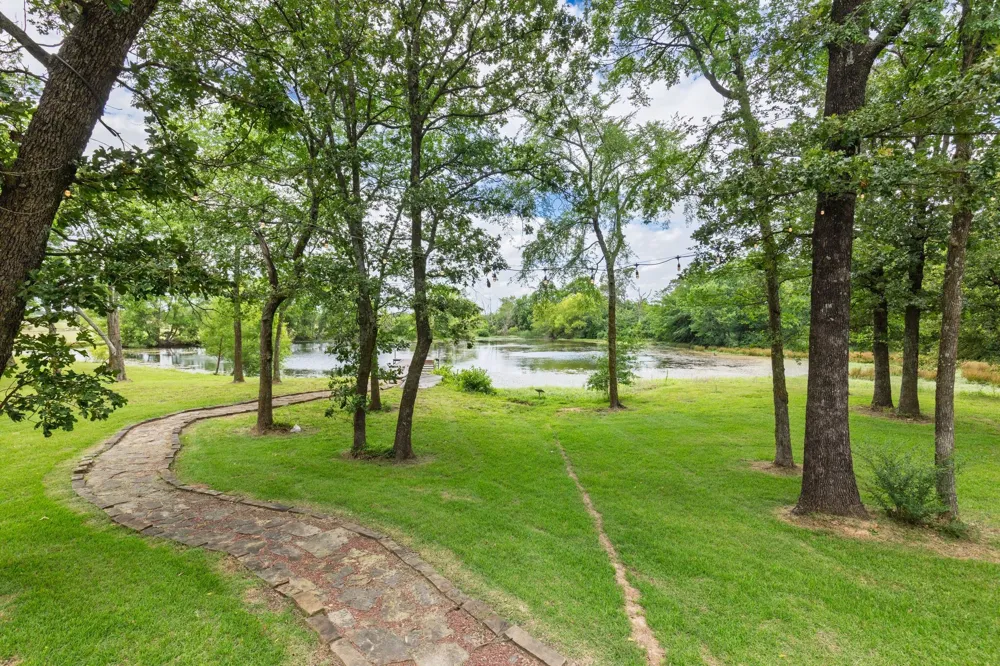 609 County Road 2421 Como, TX 75431