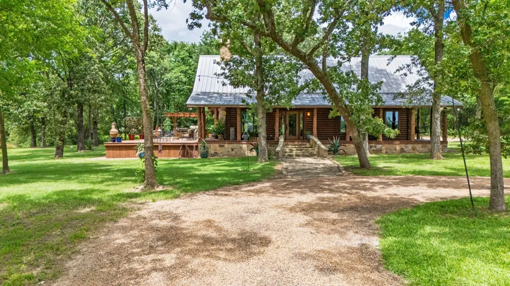 609 County Road 2421 Como, TX 75431