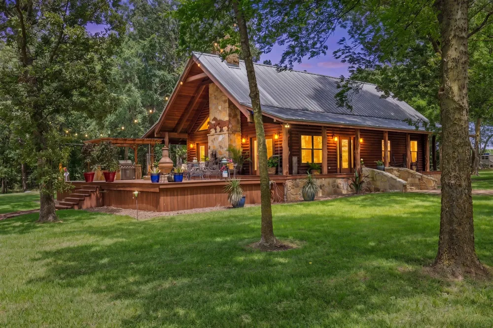 609 County Road 2421 Como, TX 75431