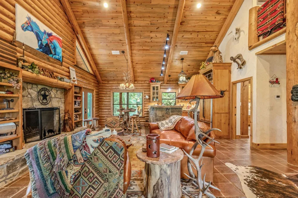 609 County Road 2421 Como, TX 75431