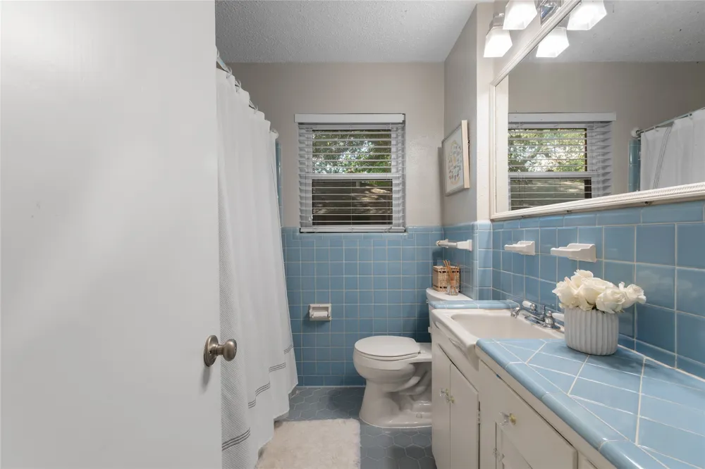 11621 Tuscany Way Dallas, TX 75218