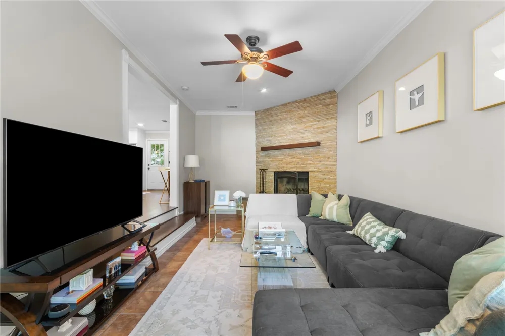 11621 Tuscany Way Dallas, TX 75218