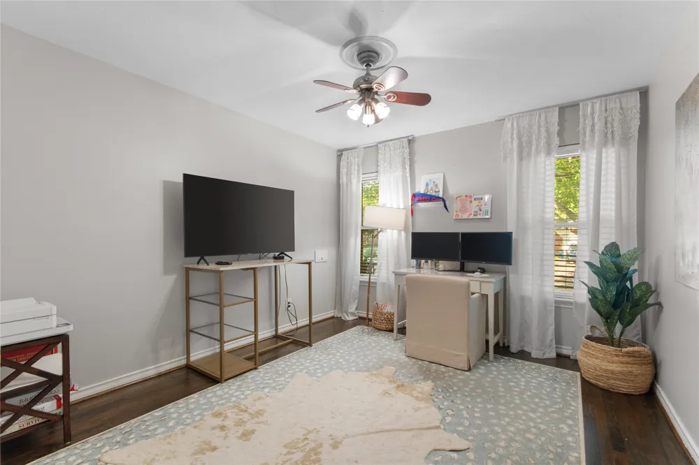 11621 Tuscany Way Dallas, TX 75218