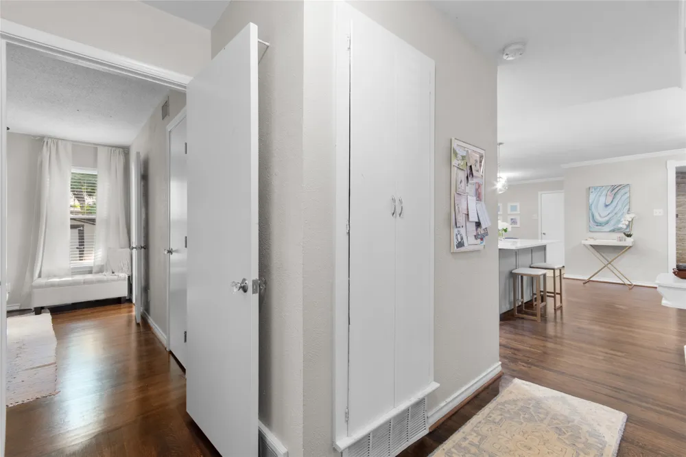 11621 Tuscany Way Dallas, TX 75218