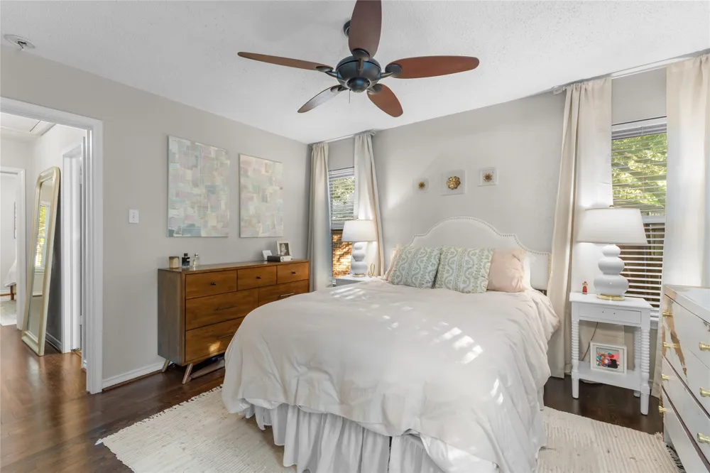 11621 Tuscany Way Dallas, TX 75218