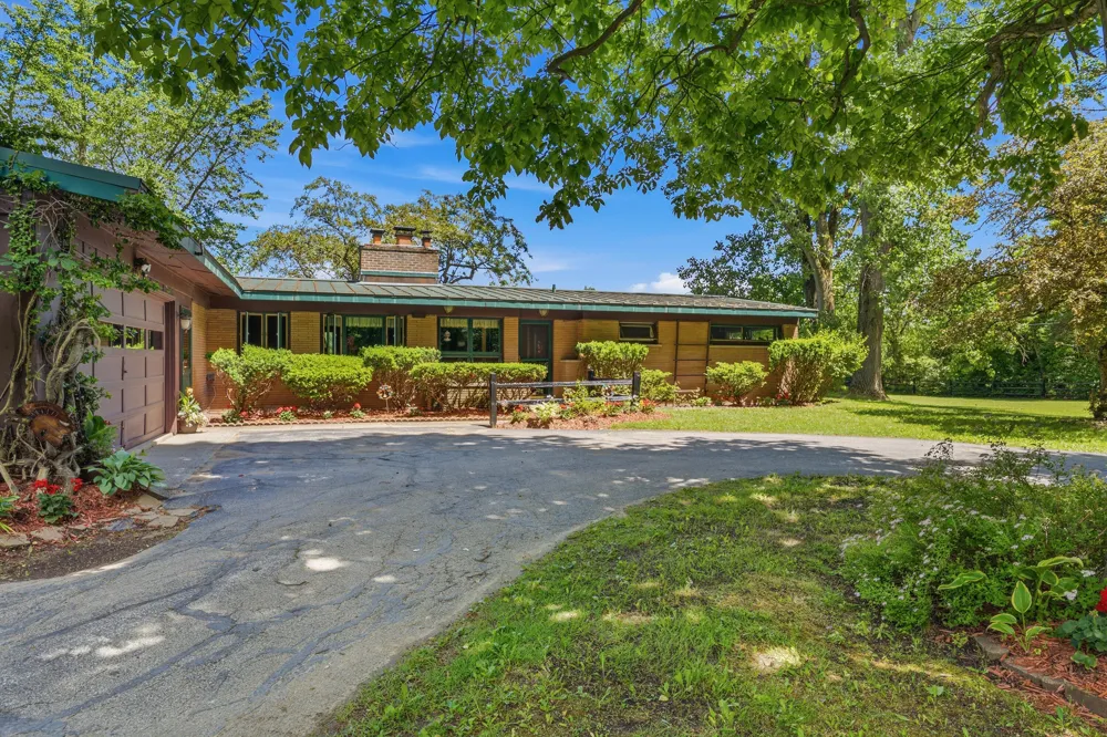 1925 S Bartlett Road St. Clair, MI 48079