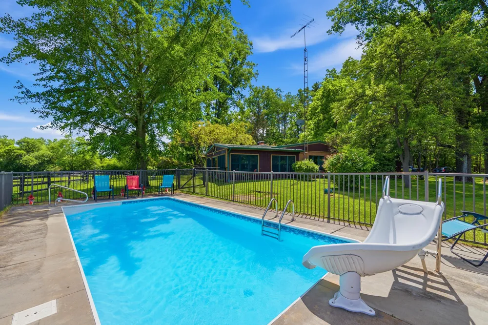 1925 S Bartlett Road St. Clair, MI 48079