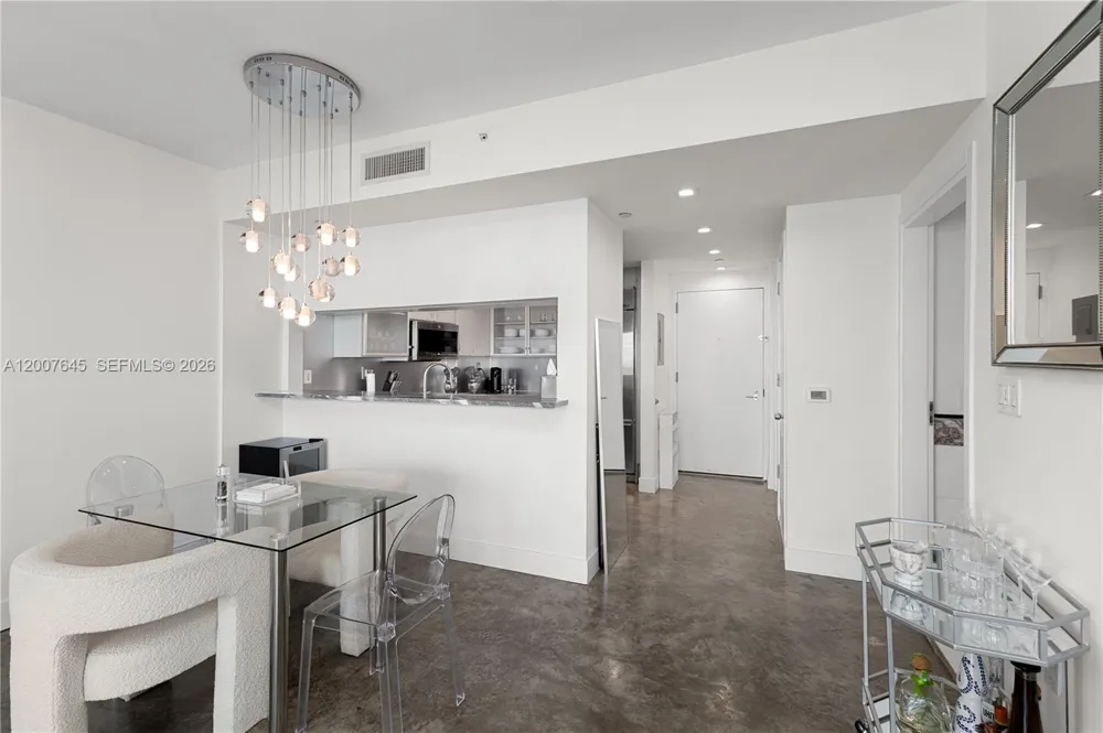 540 West Ave #2112 Miami Beach, FL 33139
