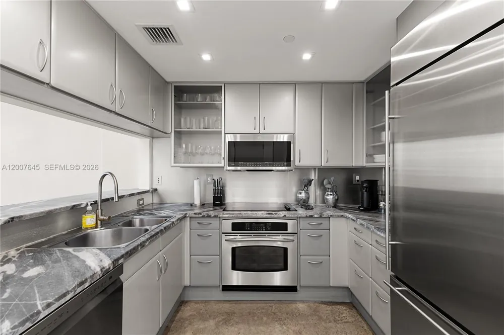 540 West Ave #2112 Miami Beach, FL 33139