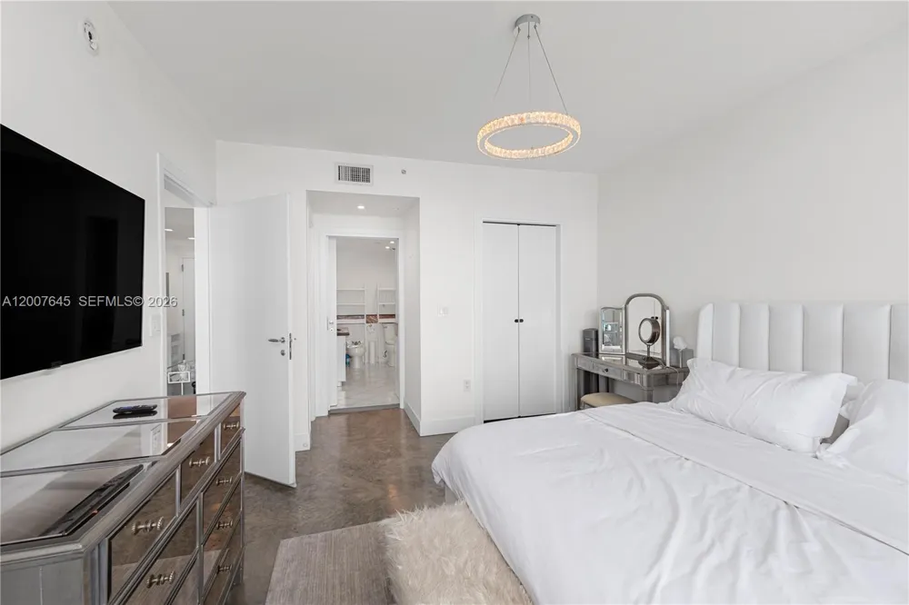540 West Ave #2112 Miami Beach, FL 33139