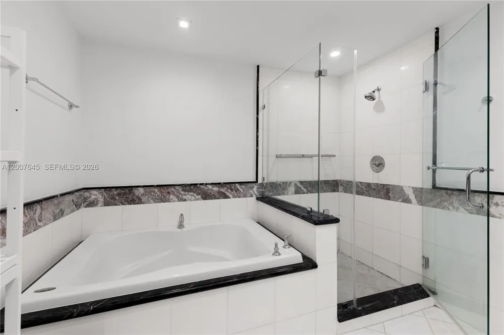540 West Ave #2112 Miami Beach, FL 33139