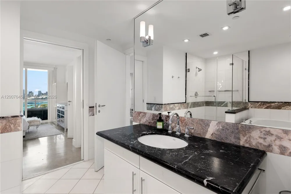 540 West Ave #2112 Miami Beach, FL 33139