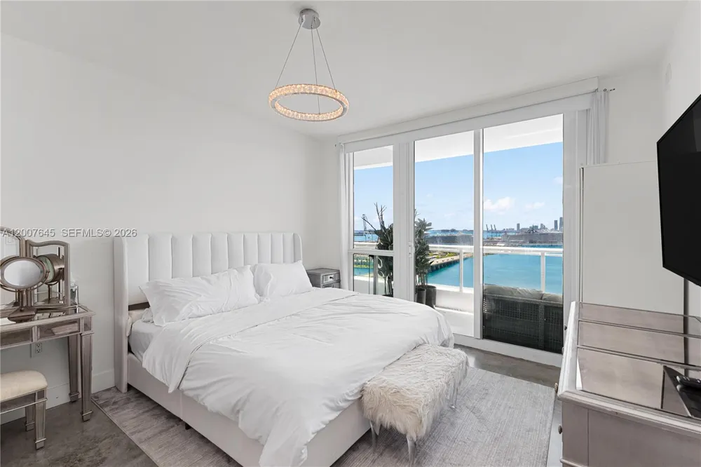 540 West Ave #2112 Miami Beach, FL 33139