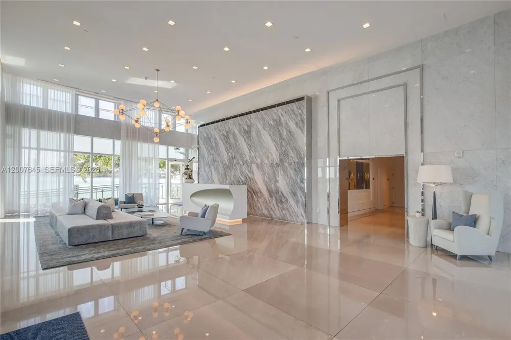 540 West Ave #2112 Miami Beach, FL 33139