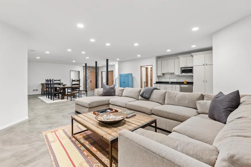 2657 Woodbridge Road Minnetonka Beach, MN 55391