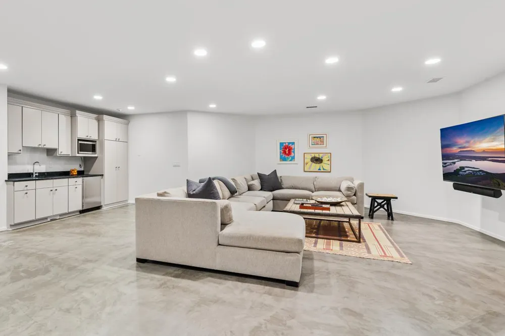 2657 Woodbridge Road Minnetonka Beach, MN 55391