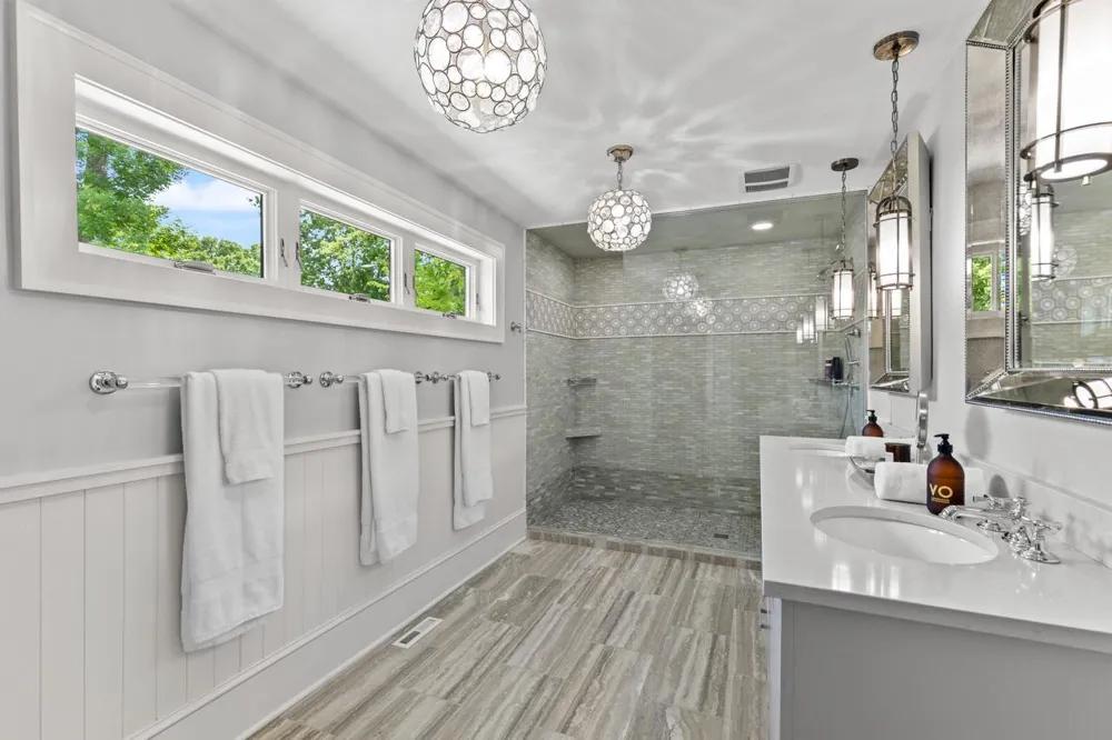 2657 Woodbridge Road Minnetonka Beach, MN 55391