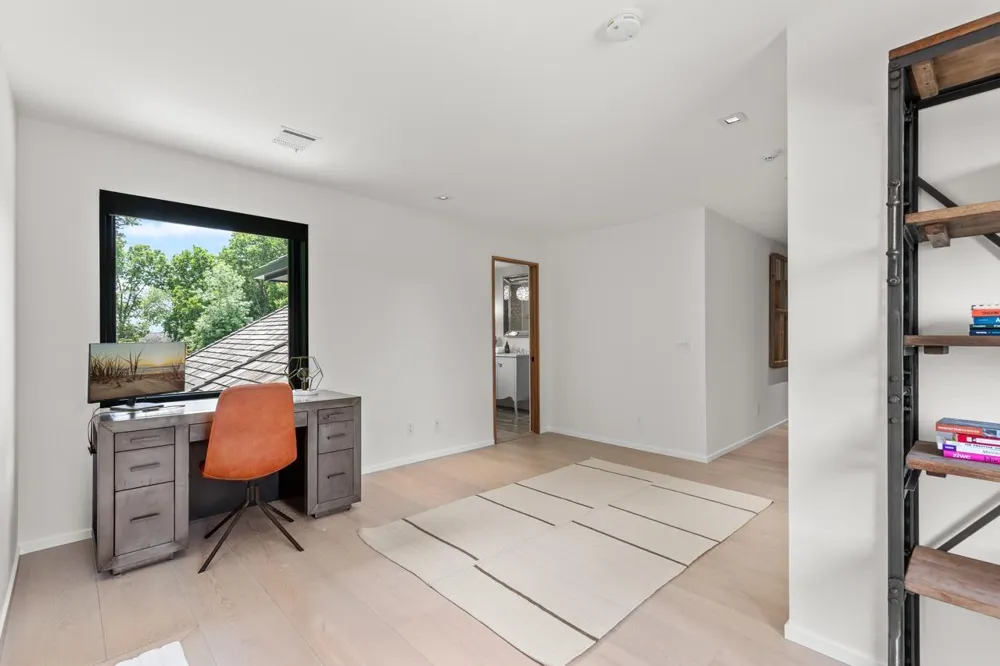 2657 Woodbridge Road Minnetonka Beach, MN 55391