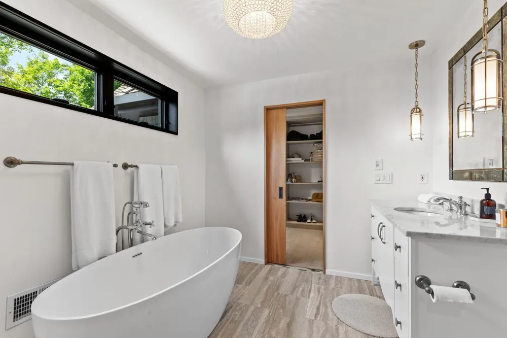 2657 Woodbridge Road Minnetonka Beach, MN 55391