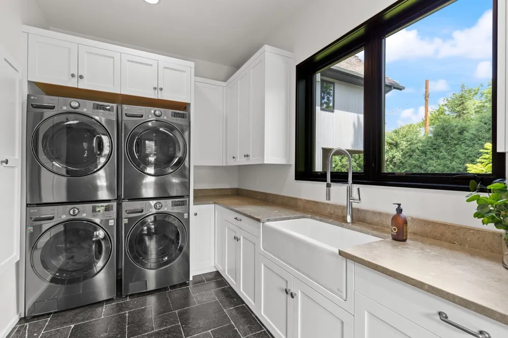 2657 Woodbridge Road Minnetonka Beach, MN 55391