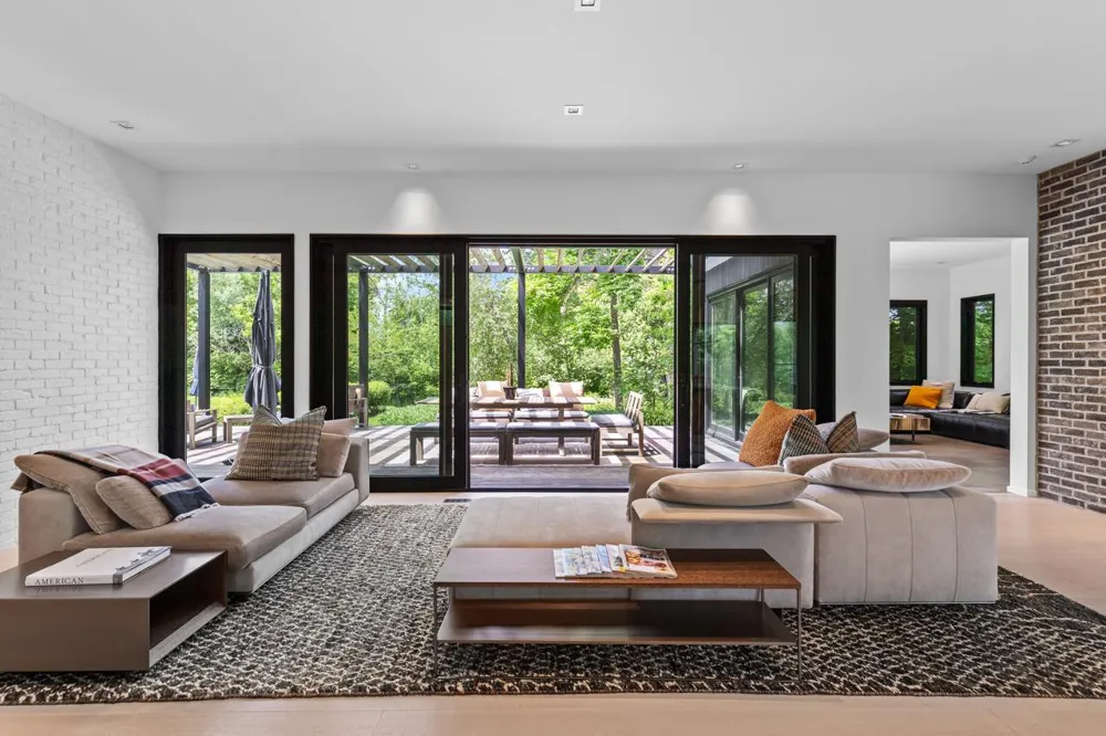 2657 Woodbridge Road Minnetonka Beach, MN 55391