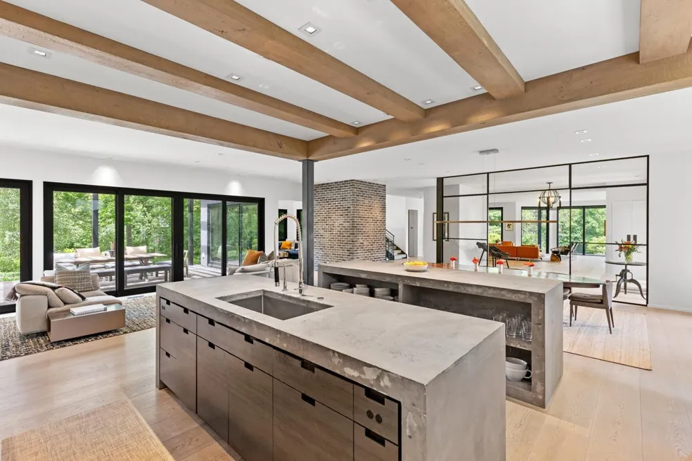 2657 Woodbridge Road Minnetonka Beach, MN 55391