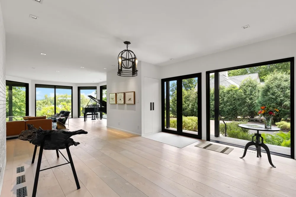 2657 Woodbridge Road Minnetonka Beach, MN 55391