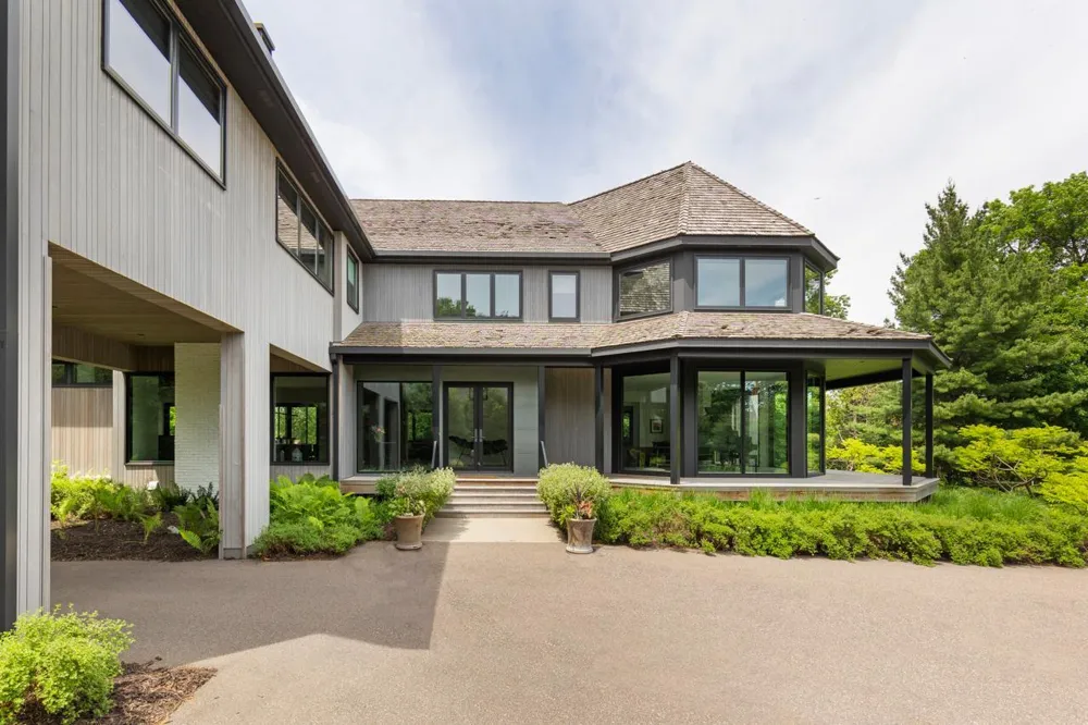 2657 Woodbridge Road Minnetonka Beach, MN 55391