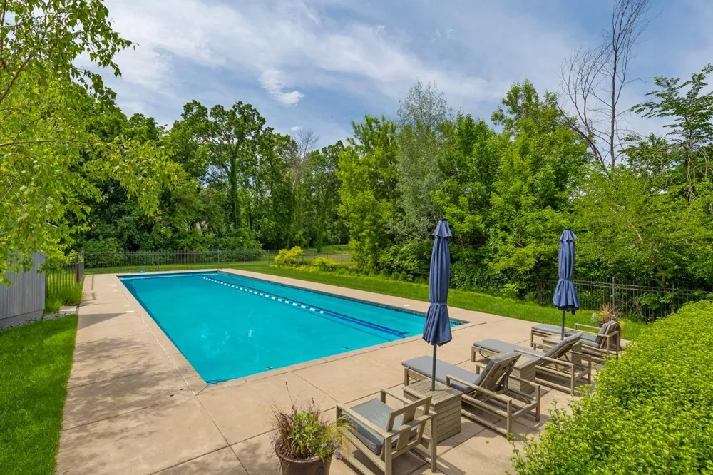 2657 Woodbridge Road Minnetonka Beach, MN 55391