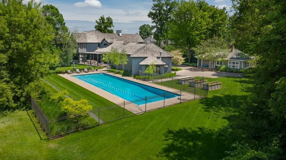 2657 Woodbridge Road Minnetonka Beach, MN 55391