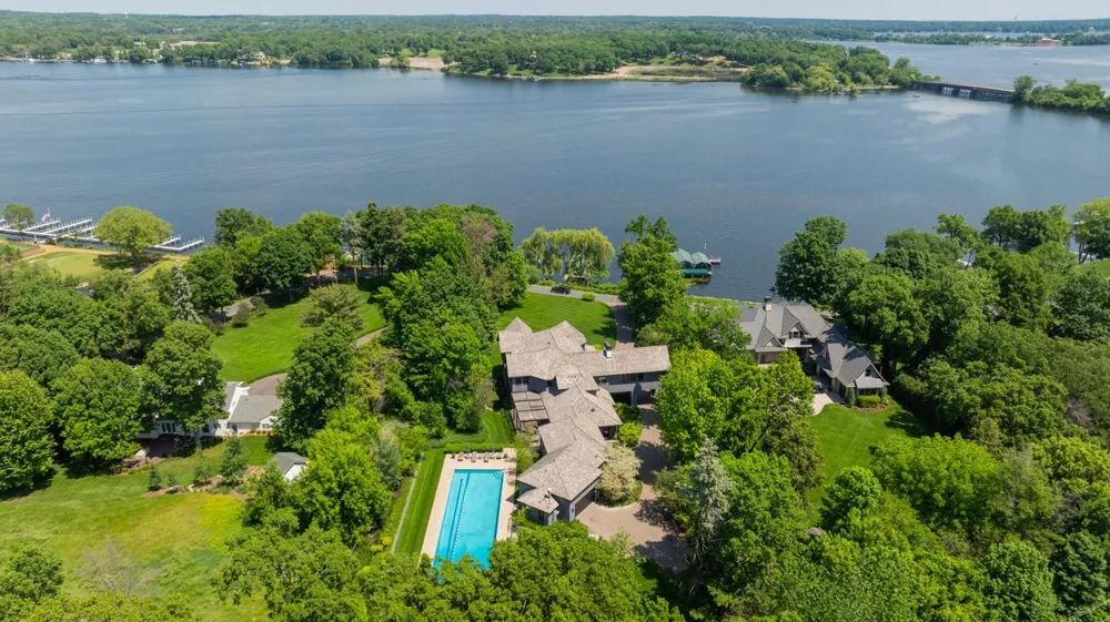 2657 Woodbridge Road Minnetonka Beach, MN 55391