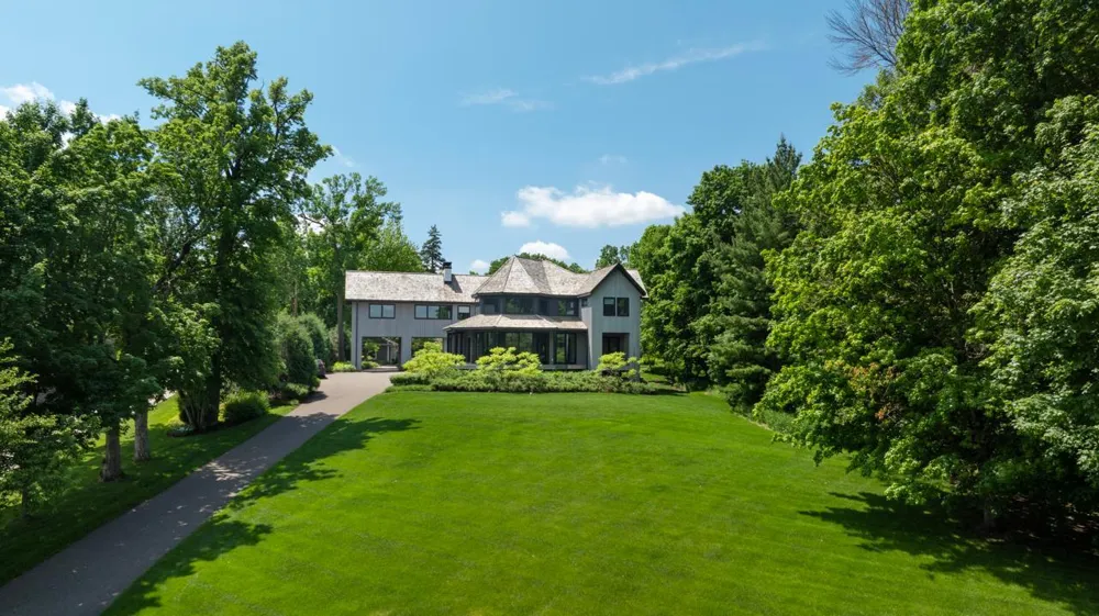 2657 Woodbridge Road Minnetonka Beach, MN 55391