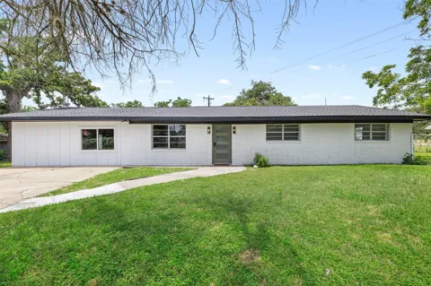 100 Shady Oaks Lane