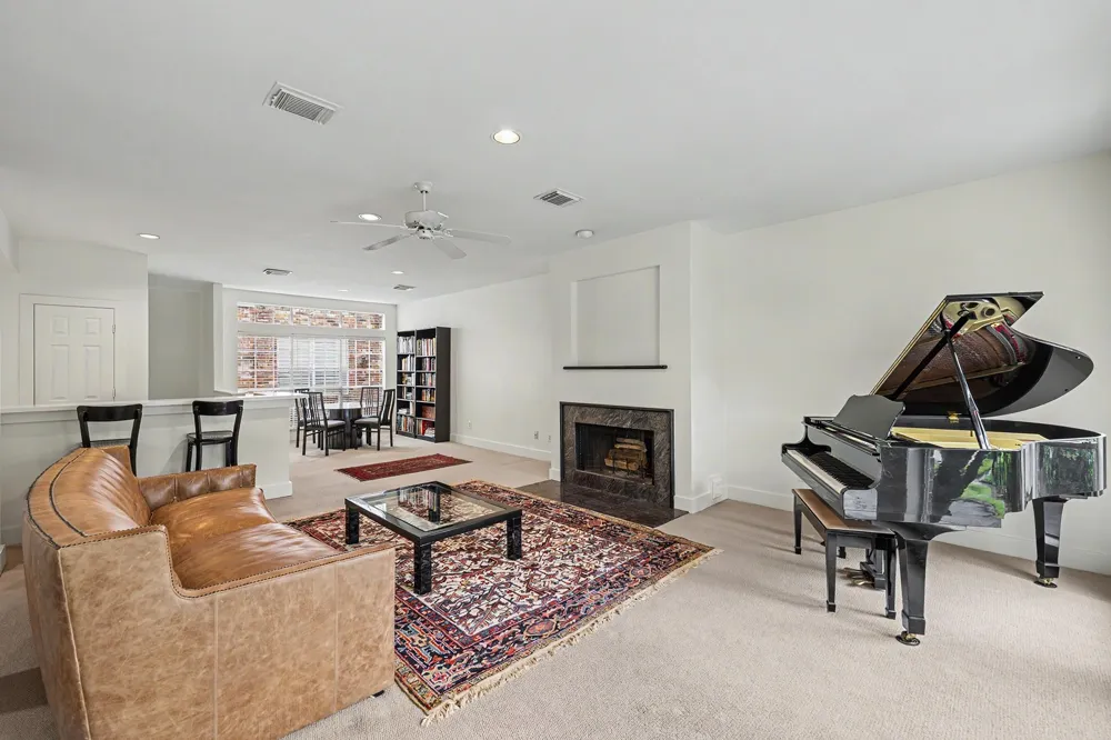 1925 Haddon Street Houston, TX 77019
