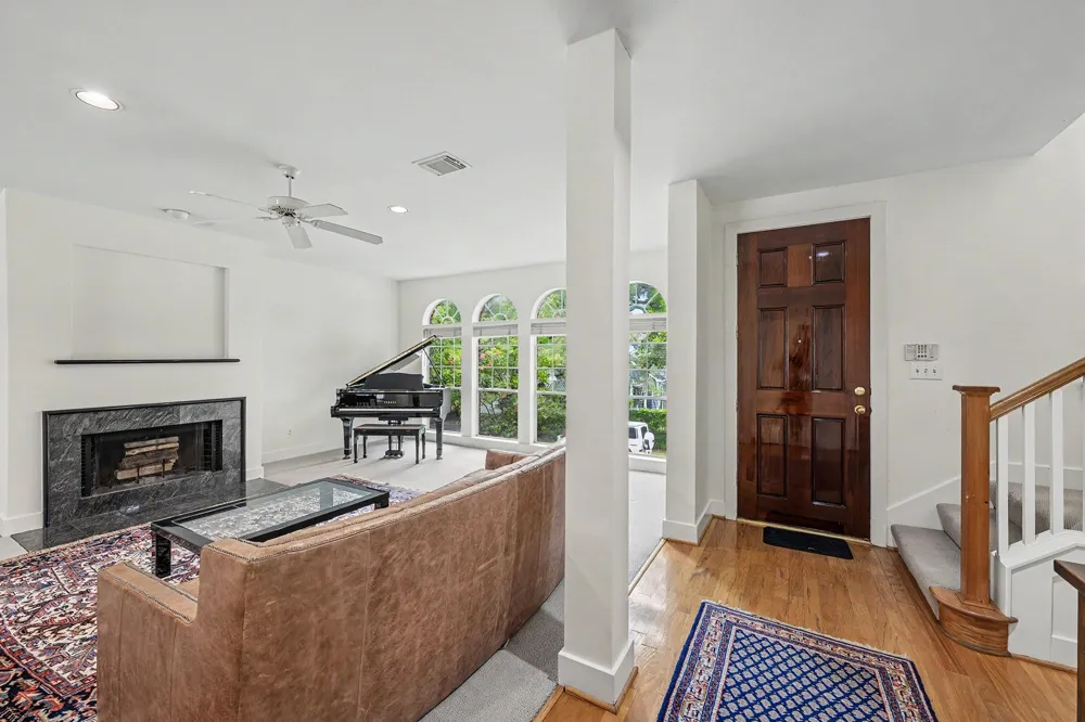 1925 Haddon Street Houston, TX 77019